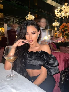 Eva escort in London