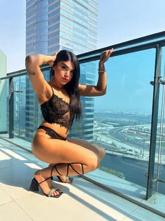Noshika escort in London