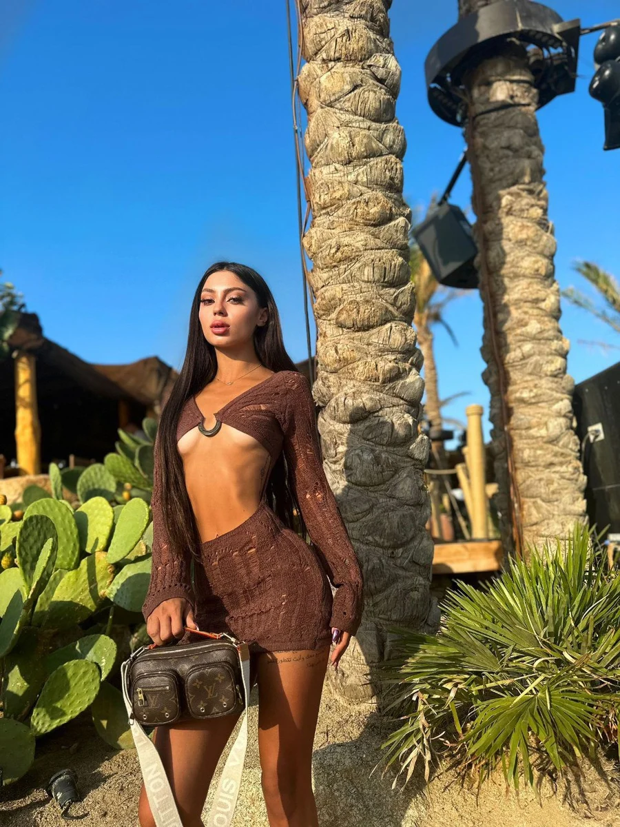 Violet escort in London